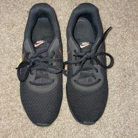 Size 7 Nike & Size 8 Vans - Picture 3 of 7